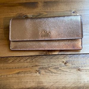 New Kate Spade Wallet - Rose Gold